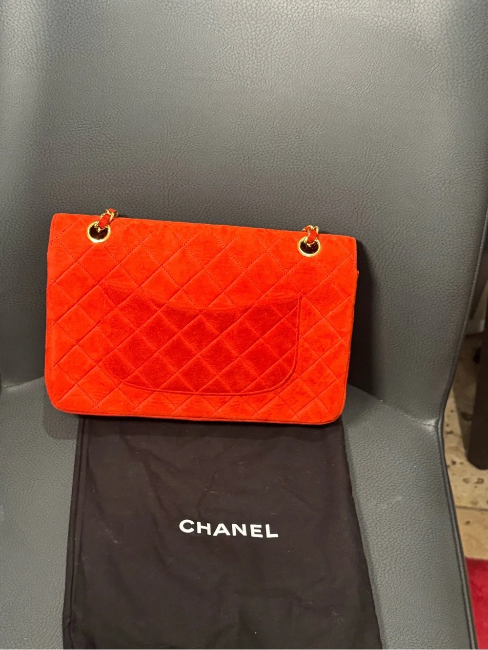 CHANEL Red Quilted Suede Shoulder Bag with Gold Chain